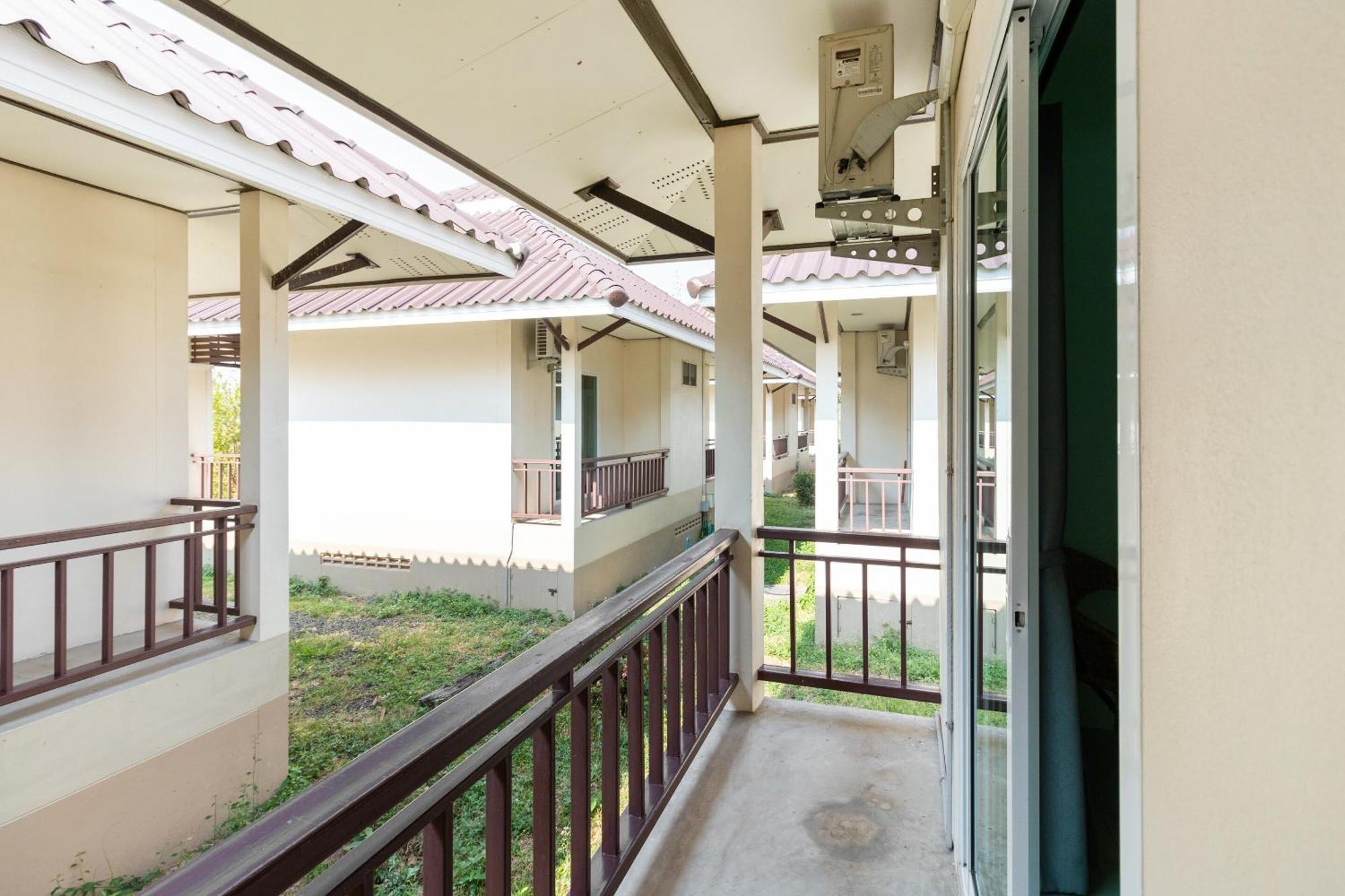 Oyo 1163 Eden Hostel Phuket Exterior foto