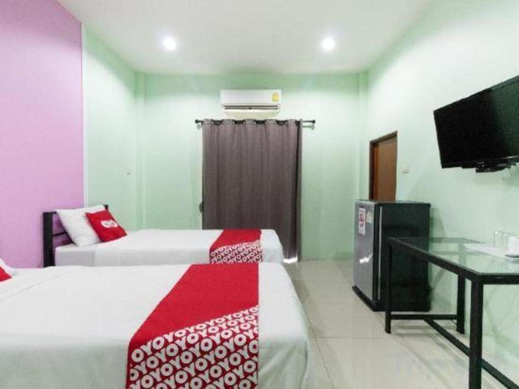 Oyo 1163 Eden Hostel Phuket Exterior foto