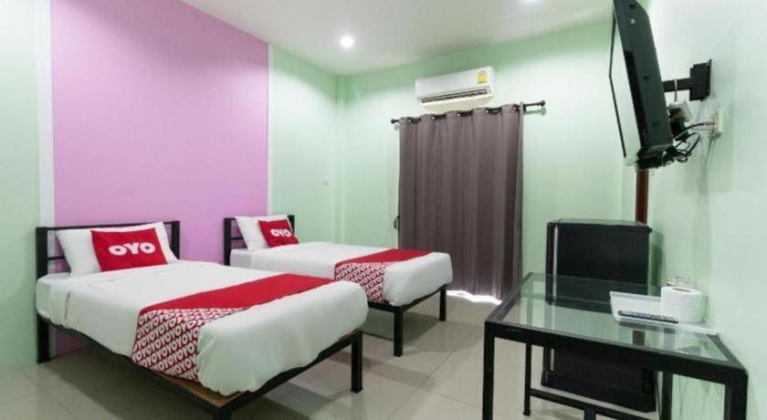 Oyo 1163 Eden Hostel Phuket Exterior foto
